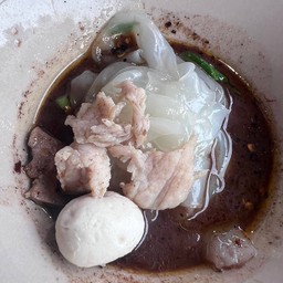 ใหญ่หมูน้ำตก