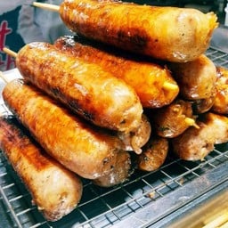 ไส้กรอกยักษ์ย่าง เตาถ่าน มธ.  (สาขา 2) Thai Sausage
