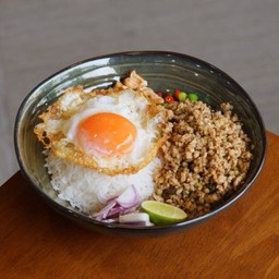 หมูสับหนำเลี๊ยบไข่ดาว