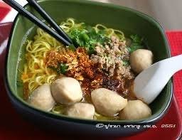 หมี่เหลืองหมูน้ำใส