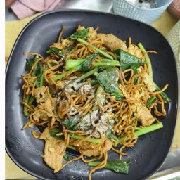 ผัดซีอิ๊วหมี่กรอบ