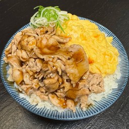 ข้าวไข่ข้น + เนื้อสไลซ์ หรือ หมูสไลซ์