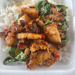 ผัดพริกเผาหมูกรอบ