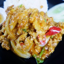 ข้าวพริกเผาหมูชิ้น