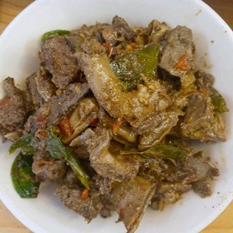 เครื่องในหมูผัดพริกไทยดำ