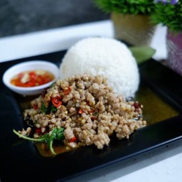 ข้าวกะเพราหมูสับ