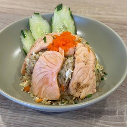 ข้าวผัดแซลม่อนไข่กุ้ง