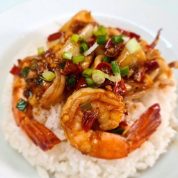 ข้าวราดทะเลคั่วพริกเกลือ