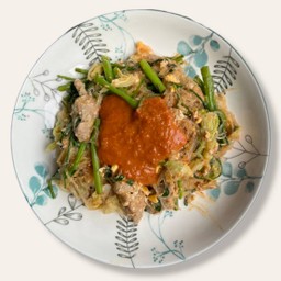 ผัดสุกี้แห้งหมูชิ้น