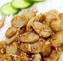 ข้าวหน้าใส้กรอกกระเทียม