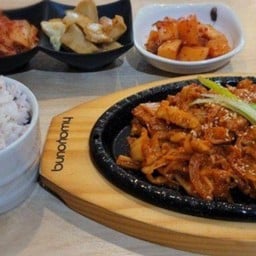 삼겹살김치볶음 Samgyeobsalgimchibokk-eum  หมูสามชั้นผัดกิมจิ