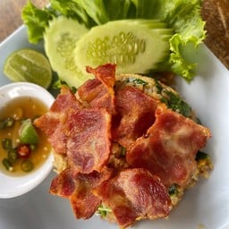 ข้าวผัดเบคอน