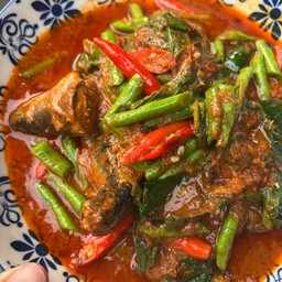ข้าวราดพริกแกงปลากระป๋อง