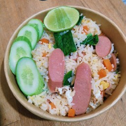 ข้าวผัดไส้กรอก