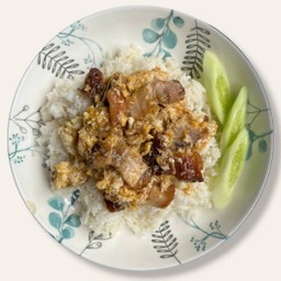 หมูกรอบผัดไข่
