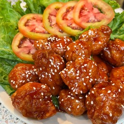 ไก่กรอบเคลือบซอสสไปซี่เกาหลี-แบบกับข้าว