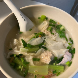 เกี๊ยว หมูแดง