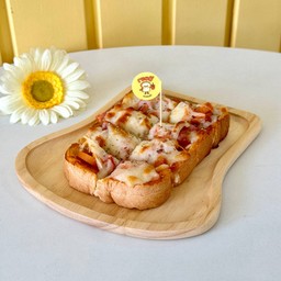 ปังแผ่นพิซซ่าแฮมไส้กรอกปูอัดชีส