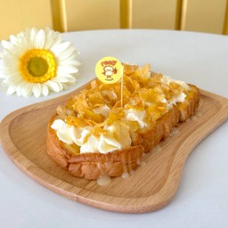 ปังแผ่นวิปปิ้งครีมคอนเฟลก