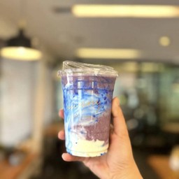 Blue spirurina smoothies