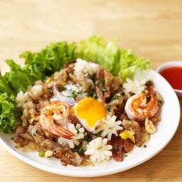 N010 ก๋วยเตี๋ยวคั่วทะเลไข่อบ