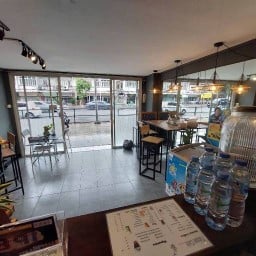 Faizon café สาขา เพชรบุรี 4