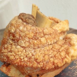 ขาหมูทอด mr.roll