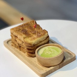 ปังปิ้งสติ๊กสังขยา Toasted Bread Stick with Pandan Custard or Thai Tea Custard