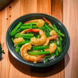ผัดดอกหอมกุ้ง ราดข้าว