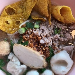 ก๋วยเตี๋ยวเย็นตาโฟลูกชิ้นปลา ฟ.ฟง.2 (หน้าหมู่บ้าน วรางกูลคลอง 3)