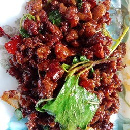 กะเพราโบราณหมูสับ(กับข้าว)