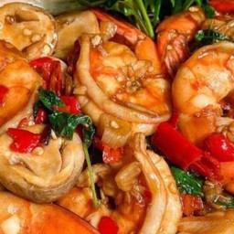 กะเพรากุ้ง(กับข้าว)