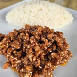 ข้าวหมูสับผัดซอสมะเขือเทศ