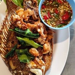 ปลานิลทอดกระเทียม