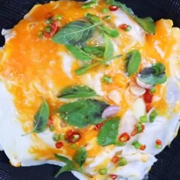 ข้าวไข่ขยี้พริกน้ำปลา