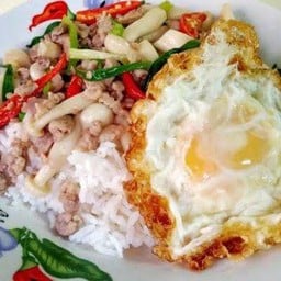 ข้าวหมูสับใส่เห็ด + ไข่ดาว