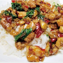 ข้าวกระเพราไก่ก่
