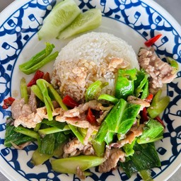 ข้าวคะน้าหมู