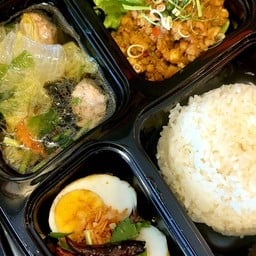 ข้าวกล่อง กับข้าว 3 อย่าง ( เลือกเมนูที่คุณชอบในตัวเลือกกับข้าวค่ะ)