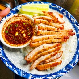 ข้าวหมูสันนอกทอดใหม่ร้อนๆ+น้ำจิ้มแจ่ว