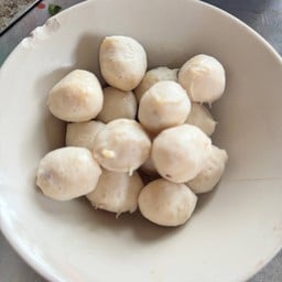 ลูกชิ้นลวก