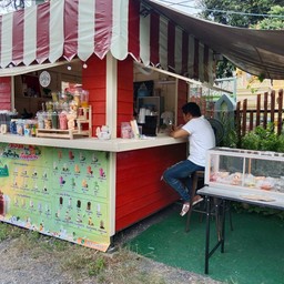 ผลไม้สดและธัญพืชปั่น