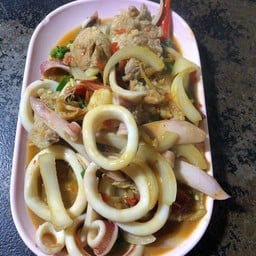 ผัดฉ่าทะเล(กับข้าว)