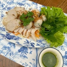ลูกชิ้นปลาลวกจิ้ม