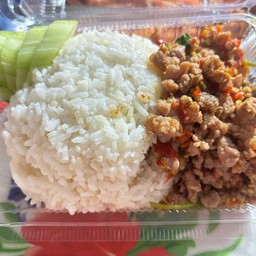 กระเพราหมูสับ