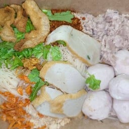ก๋วยเตี๋ยวแห้งโบราณ+หมี่ไก่ฉีก พฤษา ...