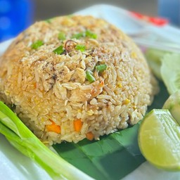 ข้าวผัดปู มีใส่ผักและไม่ใส่ระบุได้ค่ะ