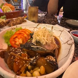 SALMON KABUTONI