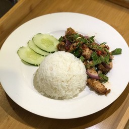 ข้าวกระเพราหมูกรอบ