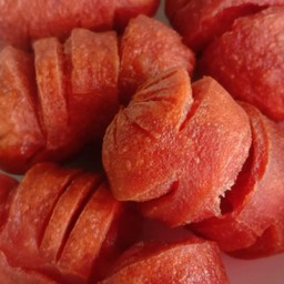 ใส้กรอกแดงในตำนานทอด
